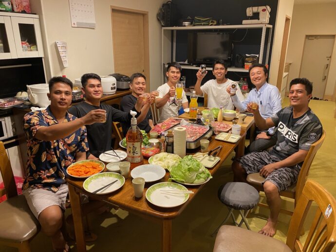 フィリピン実習生の送別会、焼肉パーティーのはじまり！