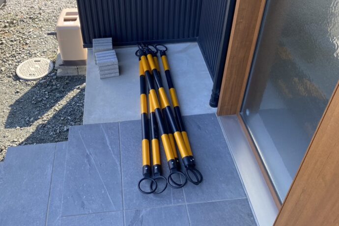 カラーコーンと組み合わせて使用するカラーバー