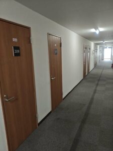 宿泊施設の廊下